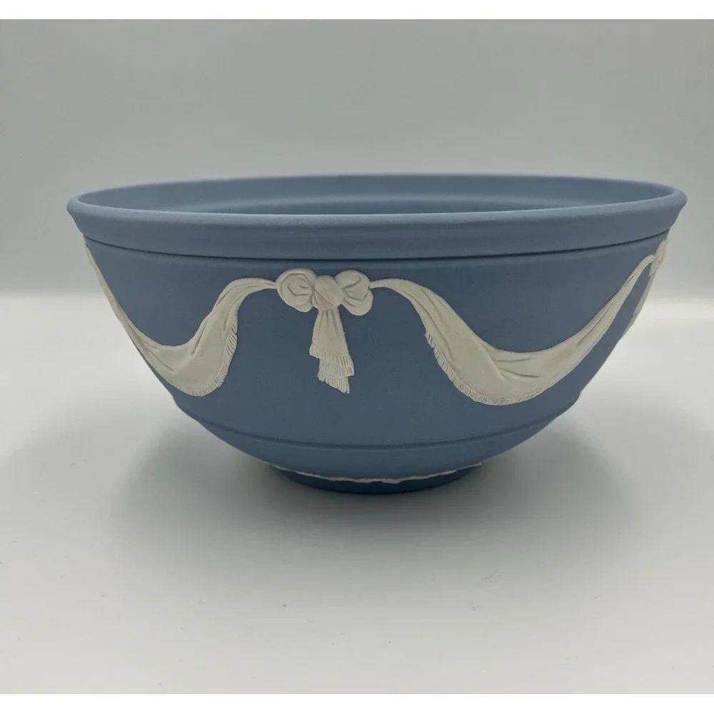 Wedgwood Jasperware Bow Festivity Bowl Swag Blue 7.5